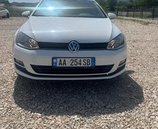 Auto rentimine Volkswagen Golf 7 #10517 Käsitsi Tirana lennujaamas, varustatud 1,6L mootoriga ➤ Marenglenlt Albaanias.