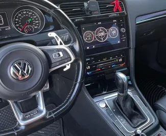 Volkswagen Golf 7 2016 location de voiture en Albanie, avec ✓ Diesel carburant et 140 chevaux ➤ À partir de 30 EUR par jour.