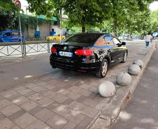 Biluthyrning Volkswagen Jetta #10599 med Automatisk i Tirana, utrustad med 2,0L motor ➤ Från Oltjon i Albanien.