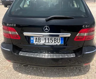 Mercedes-Benz B-Class 2011 automašīnas noma Albānijā, iezīmes ✓ Dīzeļdegviela degviela un 120 zirgspēki ➤ Sākot no 20 EUR dienā.