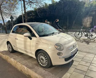 Vista frontal de um aluguel Fiat 500 em Tirana, Albânia ✓ Carro #10592. ✓ Transmissão Manual TM ✓ 1 avaliações.