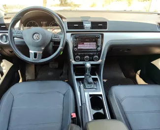 Volkswagen Passat 2012 için kiralık Dizel 2,0L motor, Tiran'da.