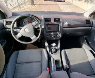 Pronájem Volkswagen Golf 5. Auto typu Ekonomická, Komfort k pronájmu v Albánii ✓ Bez zálohy ✓ Možnosti pojištění: TPL, V zahraničí, Young.