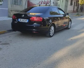 Biludlejning Volkswagen Jetta #10594 Automatisk i Tirana, udstyret med 2,5L motor ➤ Fra Oltjon i Albanien.