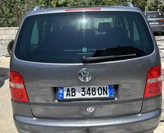 Utleie av Volkswagen Touran. Komfort, Minivan bil til leie i Albania ✓ Depositum på 30 EUR ✓ Forsikringsalternativer: TPL.