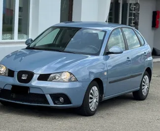 واجهة أمامية لسيارة إيجار SEAT Ibiza في في دوريس, ألبانيا ✓ رقم السيارة 10675. ✓ ناقل حركة يدوي ✓ تقييمات 0.