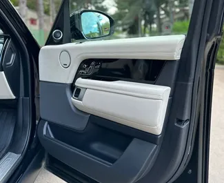 Land Rover Range Rover 2019, Batum'da için kiralık, sınırsız kilometre sınırı ile.