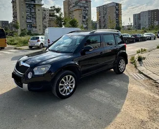 Ενοικίαση αυτοκινήτου Skoda Yeti 2011 στην Αλβανία, περιλαμβάνει ✓ καύσιμο Ντίζελ και 130 ίππους ➤ Από 30 EUR ανά ημέρα.