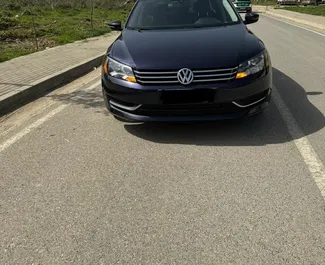 Aluguel de Carro Volkswagen Passat #10557 com transmissão Automático em Tirana, equipado com motor 2,5L ➤ De Iglis na Albânia.