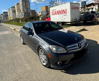 Mercedes-Benz C-Class 2010 automobilio nuoma Albanijoje, savybės ✓ Benzinas degalai ir 140 arklio galios ➤ Nuo 55 EUR per dieną.