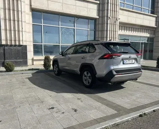 إيجار Toyota Rav4. سيارة الراحة, سيارات الدفع الرباعي, كروس أوفر للإيجار في في جورجيا ✓ بدون إيداع ✓ خيارات التأمين TPL, CDW, SCDW, إف دي دبليو, الركاب, السرقة, الشباب, بدون إيداع.