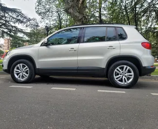 Volkswagen Tiguan 2012 location de voiture en Géorgie, avec ✓ Essence carburant et 170 chevaux ➤ À partir de 159 GEL par jour.