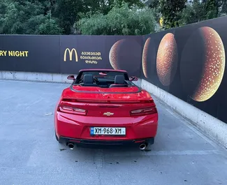 Chevrolet Camaro Cabrio 2017 tilgængelig til leje i Tbilisi, med 200 km/dag kilometertæller grænse.