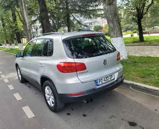 Volkswagen Tiguan rent. Mugavus, Crossover auto rentimiseks Gruusias ✓ Ilma deposiidita ✓ Kindlustuse valikud: TPL, CDW, FDW, Reisijad, Vargus.