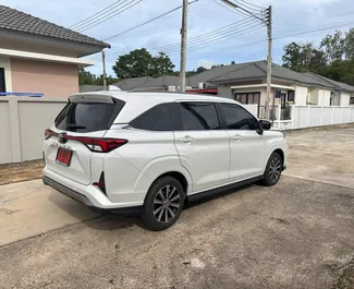 Alquiler de coches Toyota Veloz 2024 en Tailandia, con ✓ combustible de Gasolina y 105 caballos de fuerza ➤ Desde 900 THB por día.