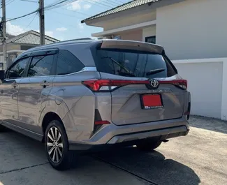 Utleie av Toyota Veloz. Komfort, Minivan bil til leie i Thailand ✓ Depositum på 7000 THB ✓ Forsikringsalternativer: TPL, CDW, SCDW, FDW, Tyveri, Ung, Ingen innskudd.