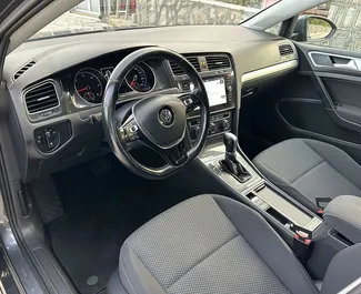 ベキシーにてでのレンタル用Volkswagen Golf 7 2019のディーゼル 1.6Lエンジン。