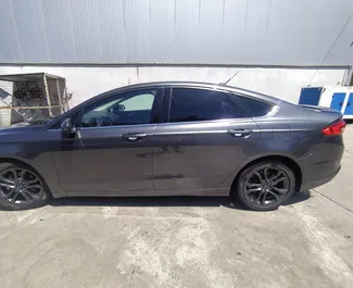 Benzin 2,5L motor af Ford Fusion Sedan 2018 til udlejning i Kutaisi Lufthavn.