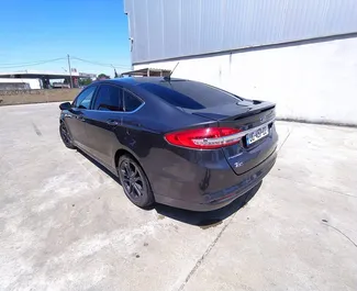 Ford Fusion Sedan 2018 com sistema de Tração dianteira, disponível no aeroporto de Kutaisi.