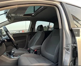 Volkswagen Golf Plus 2007 na voljo za najem v v Tirani, z omejitvijo prevoženih kilometrov neomejeno.