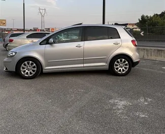 Volkswagen Golf Plus 2007 araç kiralama Arnavutluk'ta, ✓ Dizel yakıt ve 104 beygir gücü özellikleriyle ➤ Günde başlayan fiyatlarla 30 EUR.