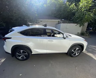 Alquiler de coches Lexus NX 2021 en Georgia, con ✓ combustible de Híbrido y 220 caballos de fuerza ➤ Desde 250 GEL por día.