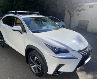 Frontvisning av en leiebil Lexus NX i Tbilisi, Georgia ✓ Bil #10733. ✓ Automatisk TM ✓ 0 anmeldelser.