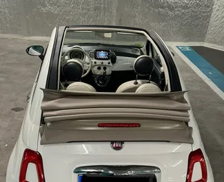 バルセロナでのレンタル用Fiat 500 Cabrio 2017のガソリン 1.2Lエンジン。