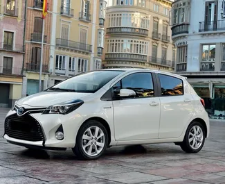 Frontvisning av en leiebil Toyota Yaris i Barcelona, Spania ✓ Bil #10742. ✓ Automatisk TM ✓ 1 anmeldelser.