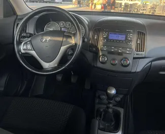 Hyundai i30 2010 在 在都拉斯 可租赁，具有 unlimited 里程限制。