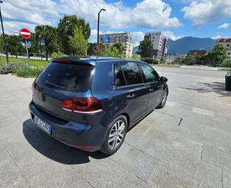 Alquiler de coches Volkswagen Golf 6 2010 en Albania, con ✓ combustible de Gasolina y 120 caballos de fuerza ➤ Desde 28 EUR por día.