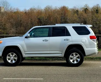 تأجير سيارة Toyota 4 Runner رقم 8566 بناقل حركة أوتوماتيكي في في كوتايسي، مجهزة بمحرك 4,0 لتر ➤ من باكوري في في جورجيا.