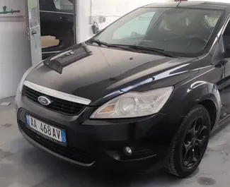 Priekinė automobilio, kurį nuomojate Ford Focus Durrese, Albanija vaizdas ✓ Automobilis #10769. ✓ Pavarų dėžė Rankinis TM ✓ Atsiliepimai 0.