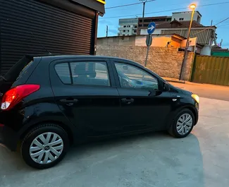 Motor Benzín L Hyundai Ix20 2014 k pronájmu na letišti Tirana.