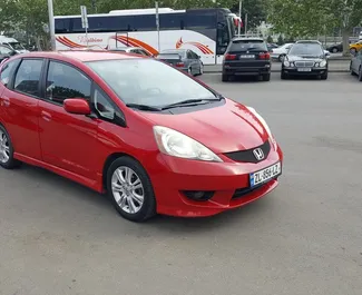 Bilutleie av Honda Fit 2012 i i Georgia, inkluderer ✓ Hybrid drivstoff og 160 hestekrefter ➤ Starter fra 63 GEL per dag.