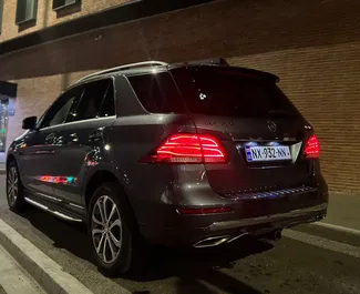 트빌리시에서에서 대여 가능한 Petrol 3.5L 엔진의 Mercedes-Benz GLE-Class 2017.