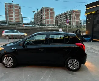 Hyundai Ix20 2014 tilgængelig til leje i Tirana lufthavn, med ubegrænset kilometertæller grænse.