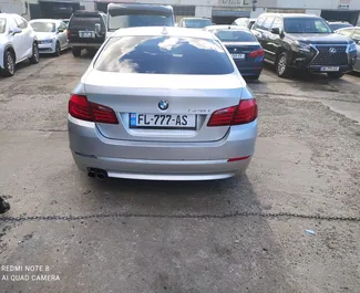 BMW 528i udlejning. Premium Bil til udlejning i Georgien ✓ Uden depositum ✓ TPL, FDW, Ung forsikringsmuligheder.