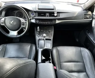 Prenájom Lexus CT200H. Auto typu Komfort, Premium na prenájom v v Gruzínsku ✓ Vklad 200 GEL ✓ Možnosti poistenia: TPL, SCDW.