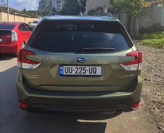 Interiér Subaru Forester na prenájom v v Gruzínsku. Skvelé auto so sedadlami pre 5 osôb s prevodovkou Automatické.