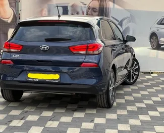 Ενοικίαση Hyundai i30. Αυτοκίνητο Οικονομική, Άνεση προς ενοικίαση στην Αλβανία ✓ Χωρίς κατάθεση ✓ Επιλογές ασφάλισης: TPL, Στο εξωτερικό.