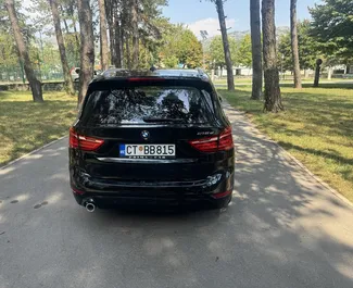 BMW 220 Activ Tourer 2020 için kiralık Dizel 1,5L motor, Budva'da.