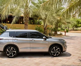 Biluthyrning Mitsubishi Outlander #10719 med Automatisk i Dubai, utrustad med 2,5L motor ➤ Från Andry i Förenade Arabemiraten.