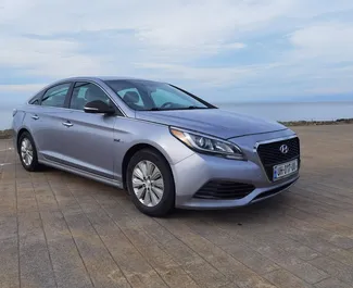 Přední pohled na pronájem Hyundai Sonata v Batumi, Georgia ✓ Auto č. 9970. ✓ Převodovka Automatické TM ✓ Recenze 0.