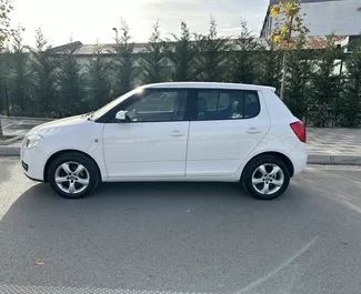 Alquiler de coches Skoda Fabia n.º 11083 Manual en el aeropuerto de Tirana, equipado con motor de 1,2L ➤ De Enrigen en Albania.