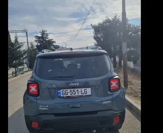 Bensin 2,4L motor i Jeep Renegade 2018 för uthyrning i Tbilisi.