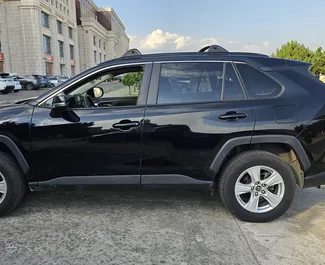 Automašīnas noma Toyota Rav4 #11015 ar Automātiskais pārnesumu kārbu Tbilisi, aprīkots ar 2,5L dzinēju ➤ No George Gruzijā.