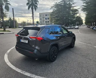 Toyota Rav4 2020 automobilio nuoma Gruzijoje, savybės ✓ Benzinas degalai ir 203 arklio galios ➤ Nuo 160 GEL per dieną.