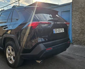 Bilutleie av Toyota Rav4 2018 i i Georgia, inkluderer ✓ Bensin drivstoff og 203 hestekrefter ➤ Starter fra 147 GEL per dag.