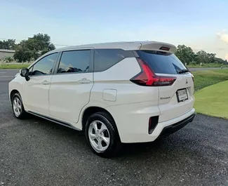 Mitsubishi Xpander 2023 med Frontdrev system, tilgængelig i Bangkok Suvarnabhumi Lufthavn.